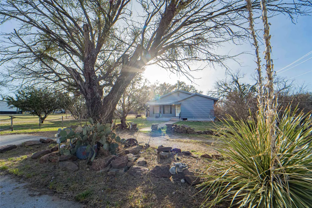 901 S Miller Street Breckenridge, TX 76424