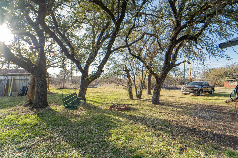 901 S Miller Street Breckenridge, TX 76424