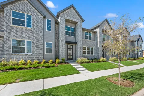 4513 Lamplights Drive