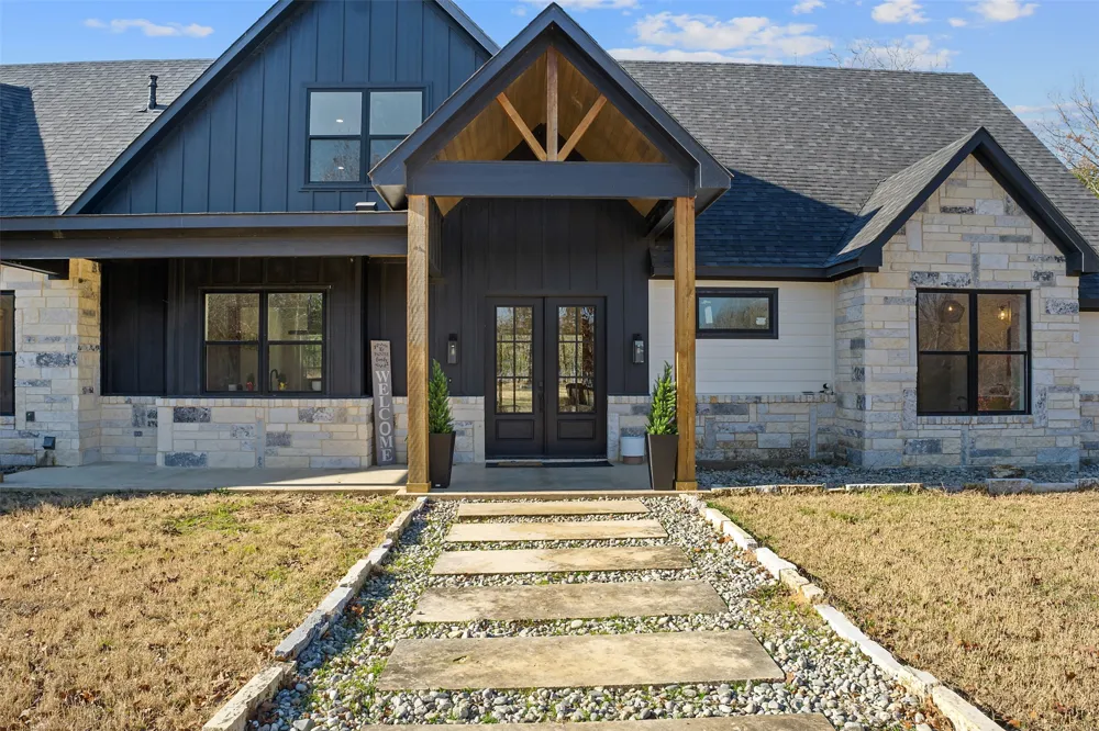8012 County Road 1201 Malakoff, TX 75148