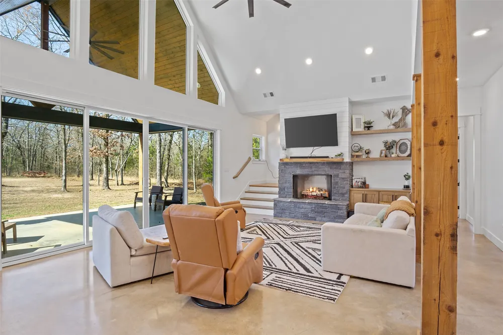 8012 County Road 1201 Malakoff, TX 75148
