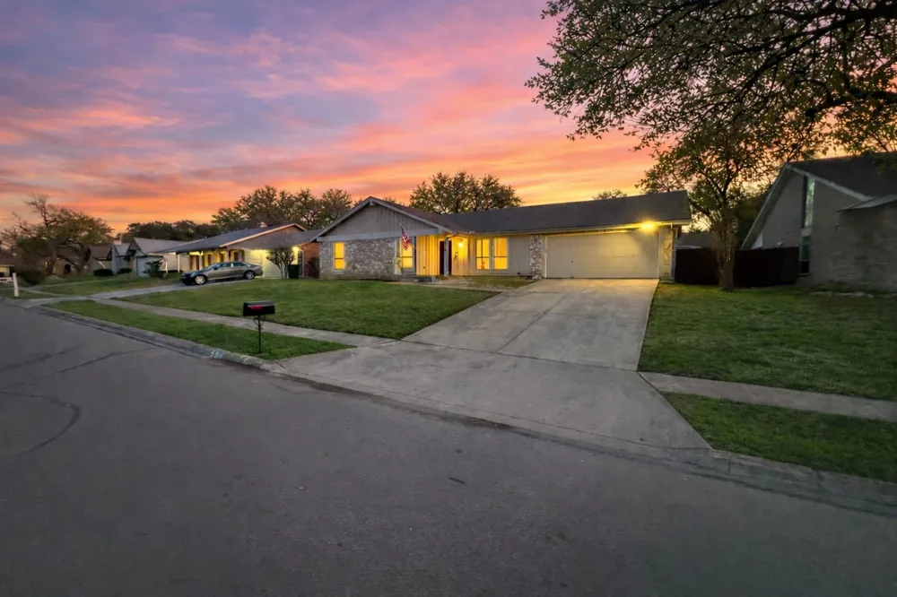 5914 Freemans Farm Street San Antonio, TX 78233