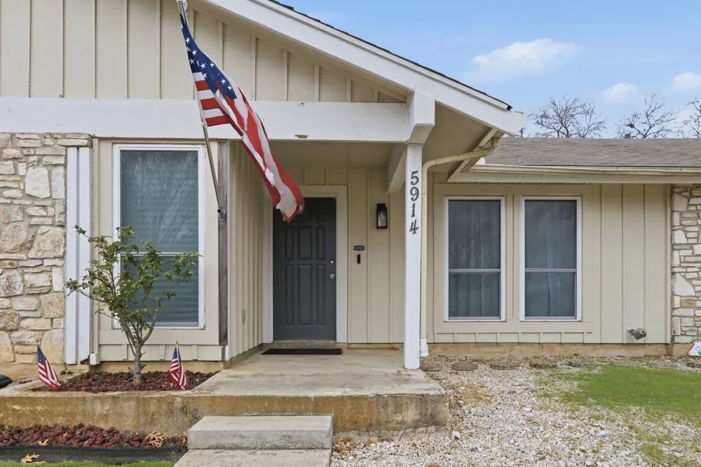 5914 Freemans Farm Street San Antonio, TX 78233