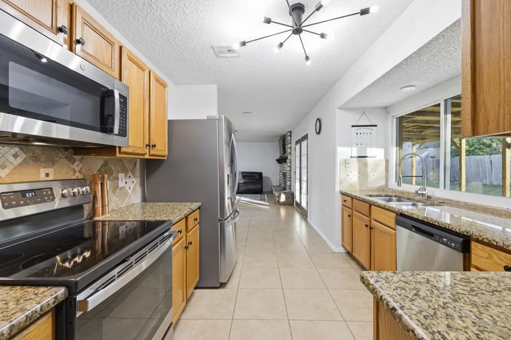 5914 Freemans Farm Street San Antonio, TX 78233