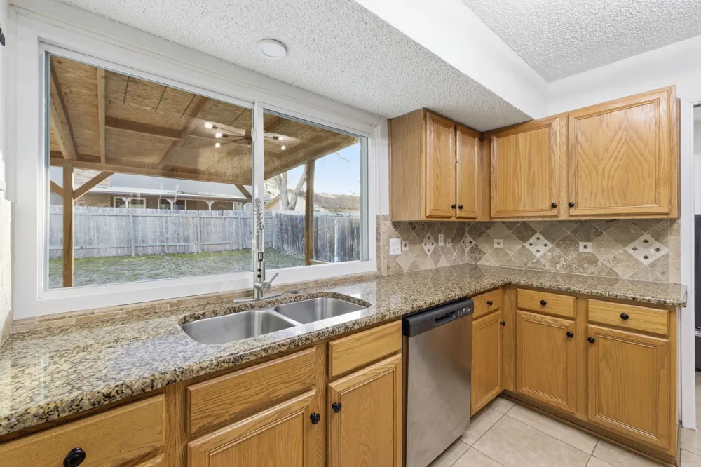 5914 Freemans Farm Street San Antonio, TX 78233