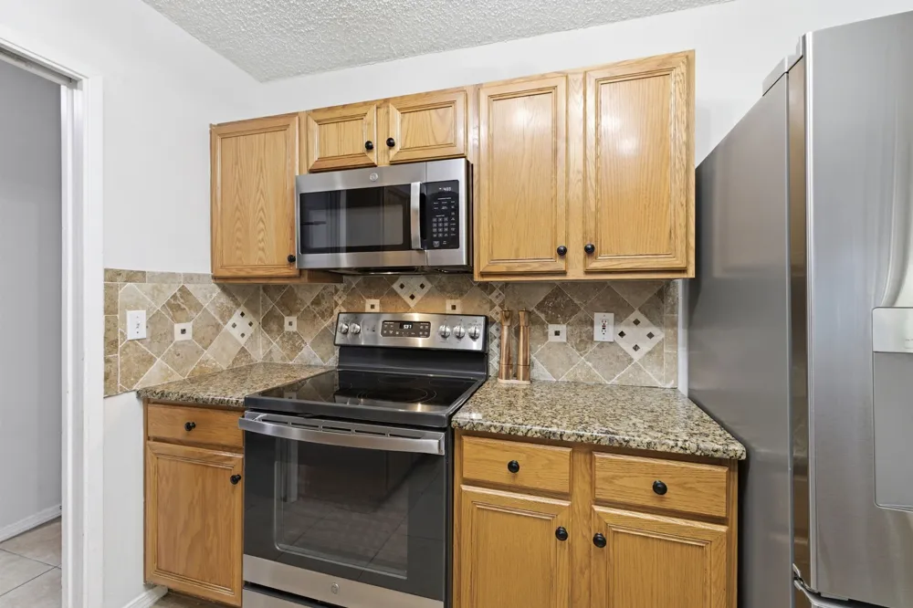 5914 Freemans Farm Street San Antonio, TX 78233
