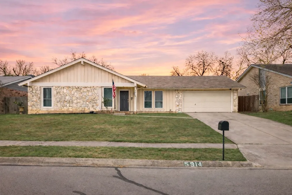 5914 Freemans Farm Street San Antonio, TX 78233