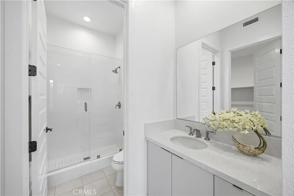 20138 W Marlow Porter Ranch, CA 91326