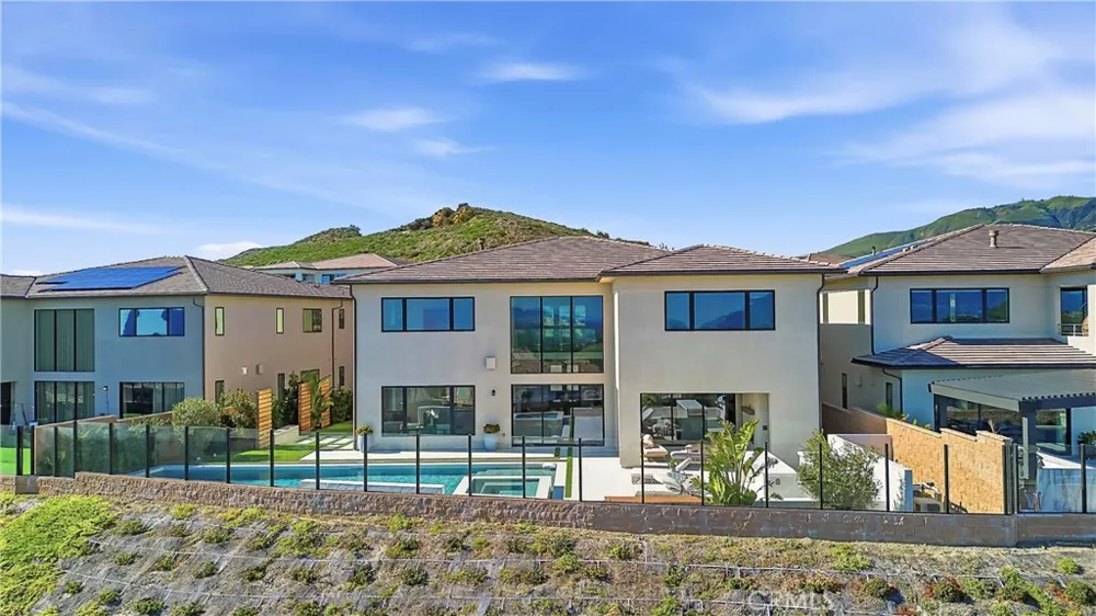 20138 W Marlow Porter Ranch, CA 91326