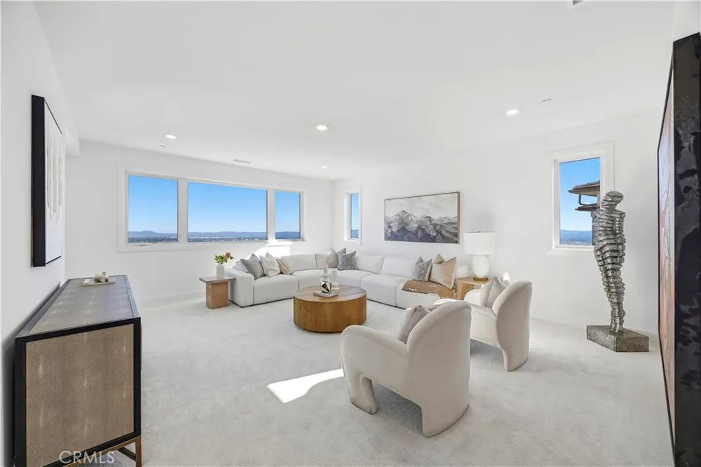 20138 W Marlow Porter Ranch, CA 91326