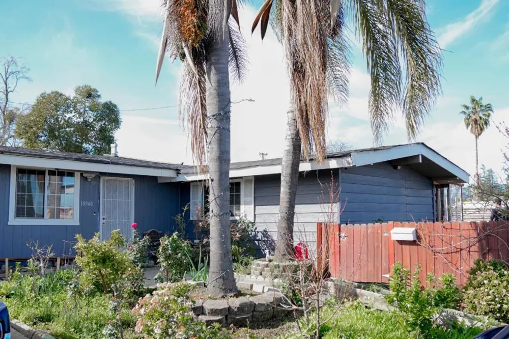18940 Loree Avenue Cupertino, CA 95014