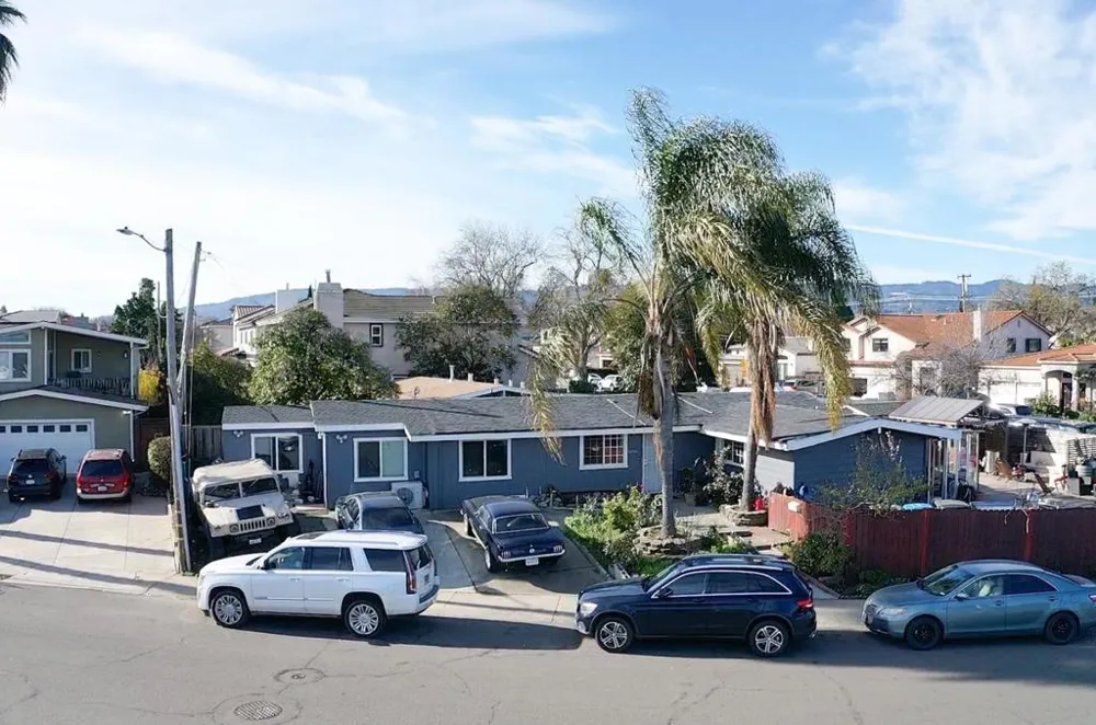 18940 Loree Avenue Cupertino, CA 95014