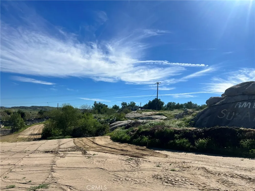 Marquez Perris, CA 92570