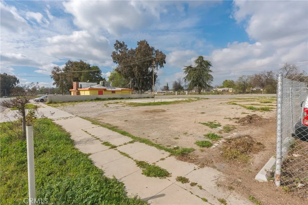 217 Niles Place Bakersfield, CA 93305
