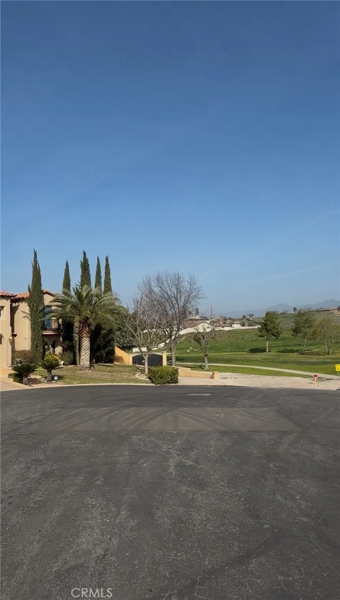5608 Via Venezia Bakersfield, CA 93306