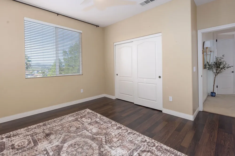 63 Volta Del Tintori Lake Elsinore, CA 92532