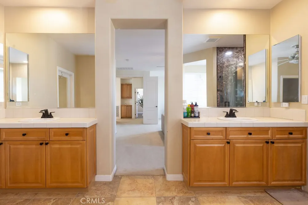 63 Volta Del Tintori Lake Elsinore, CA 92532
