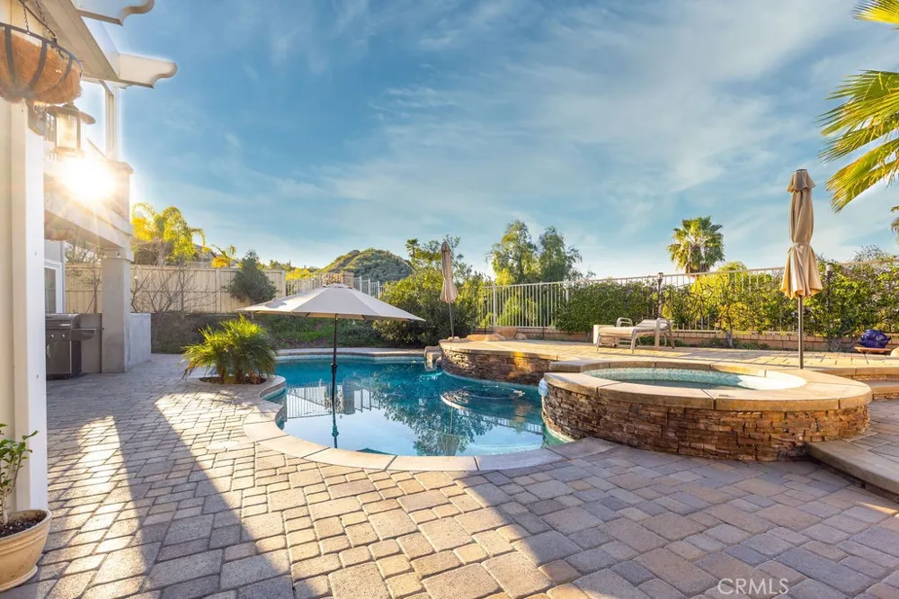 63 Volta Del Tintori Lake Elsinore, CA 92532