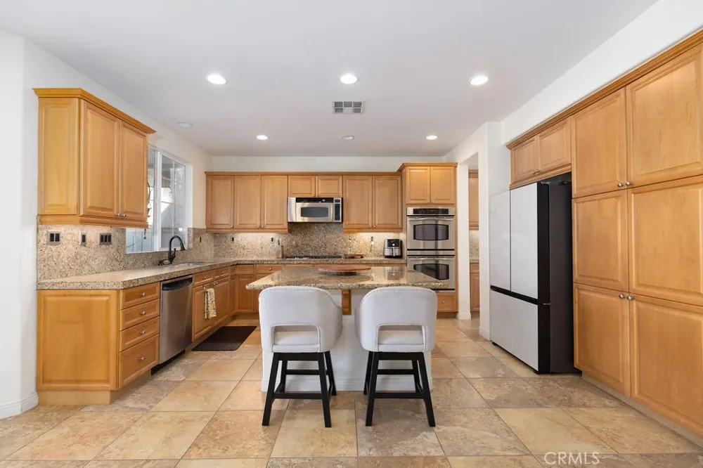 63 Volta Del Tintori Lake Elsinore, CA 92532