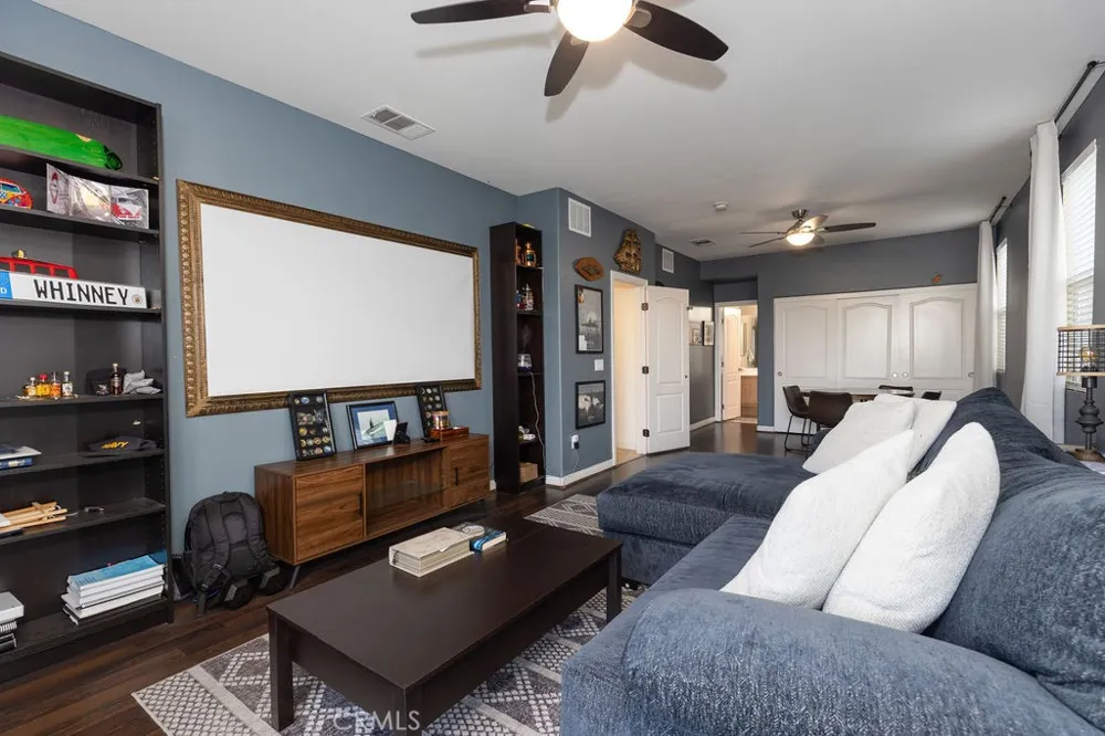 63 Volta Del Tintori Lake Elsinore, CA 92532