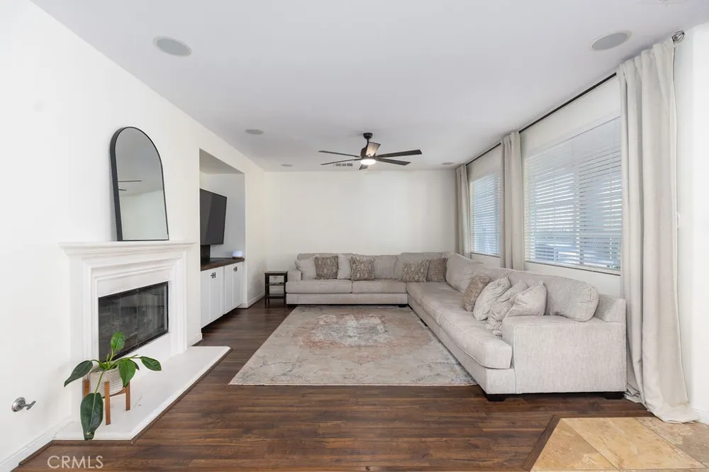 63 Volta Del Tintori Lake Elsinore, CA 92532