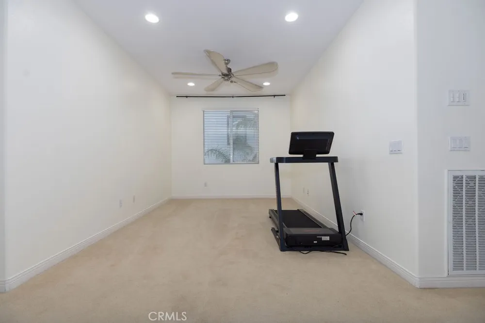 63 Volta Del Tintori Lake Elsinore, CA 92532