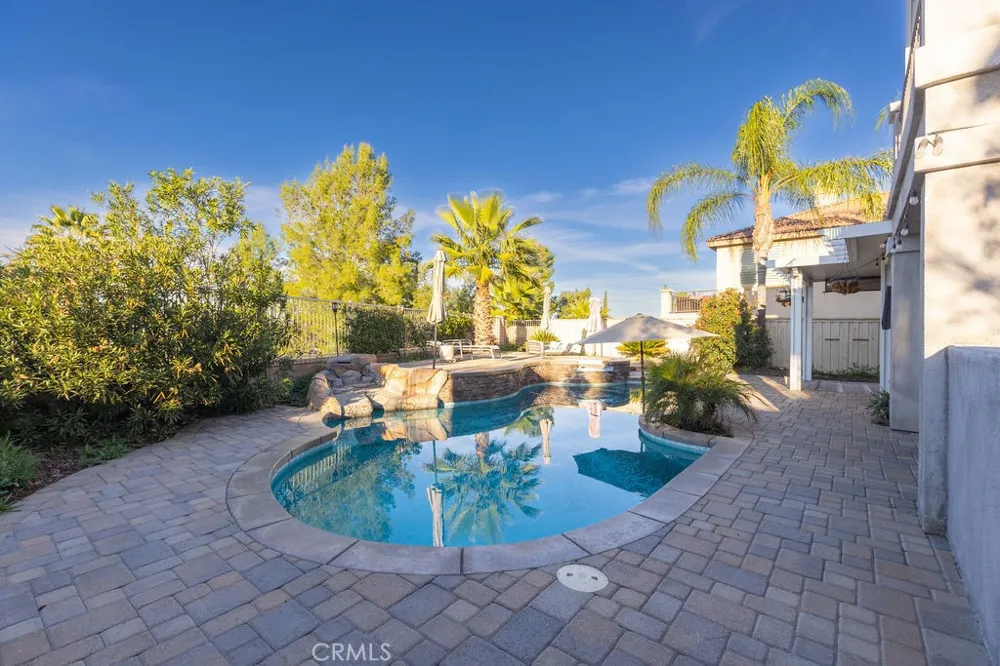 63 Volta Del Tintori Lake Elsinore, CA 92532