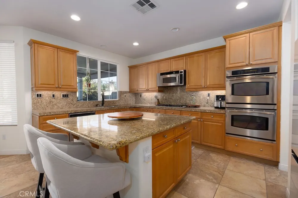 63 Volta Del Tintori Lake Elsinore, CA 92532