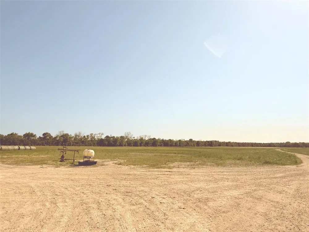 381 Cr-171 Danbury, TX 77534
