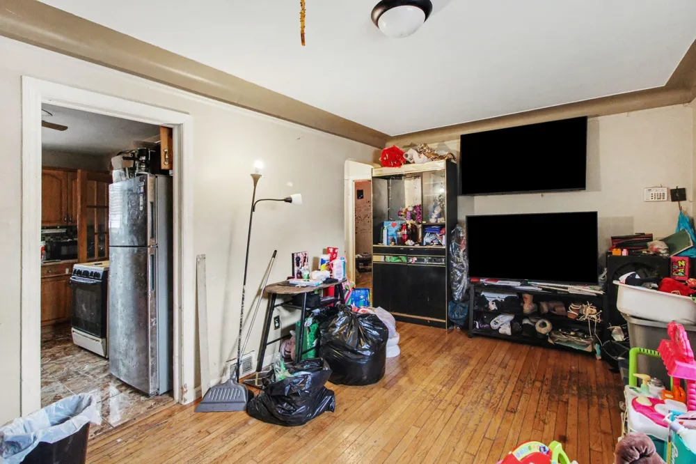 8304 Robson Street Detroit, MI 48228