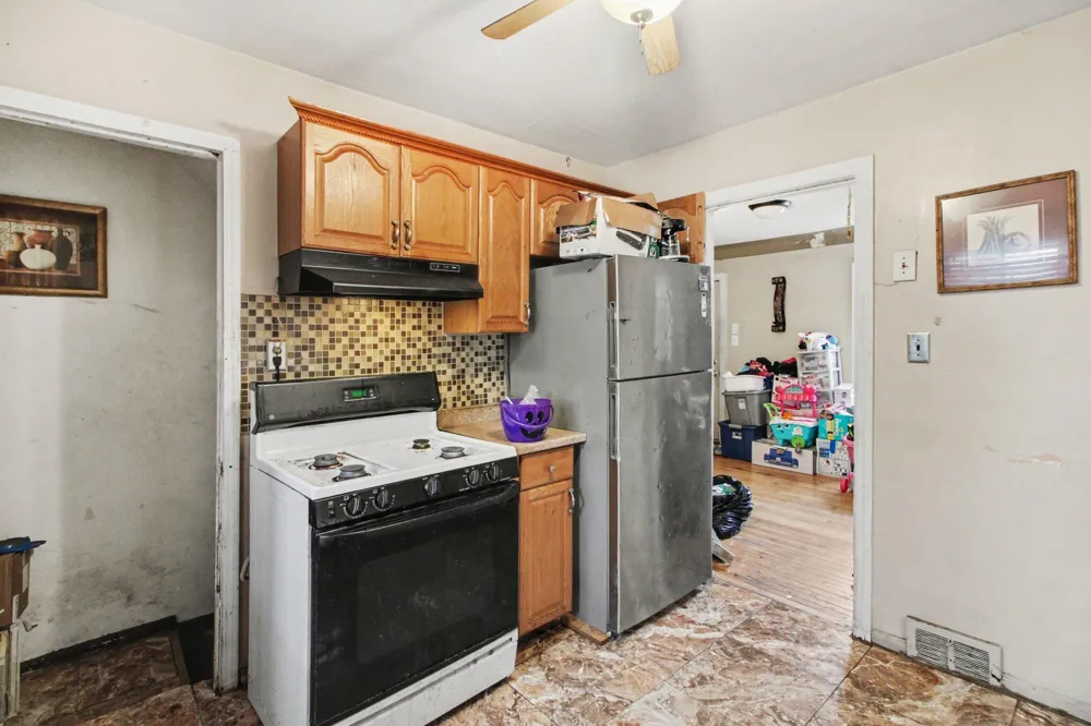 8304 Robson Street Detroit, MI 48228