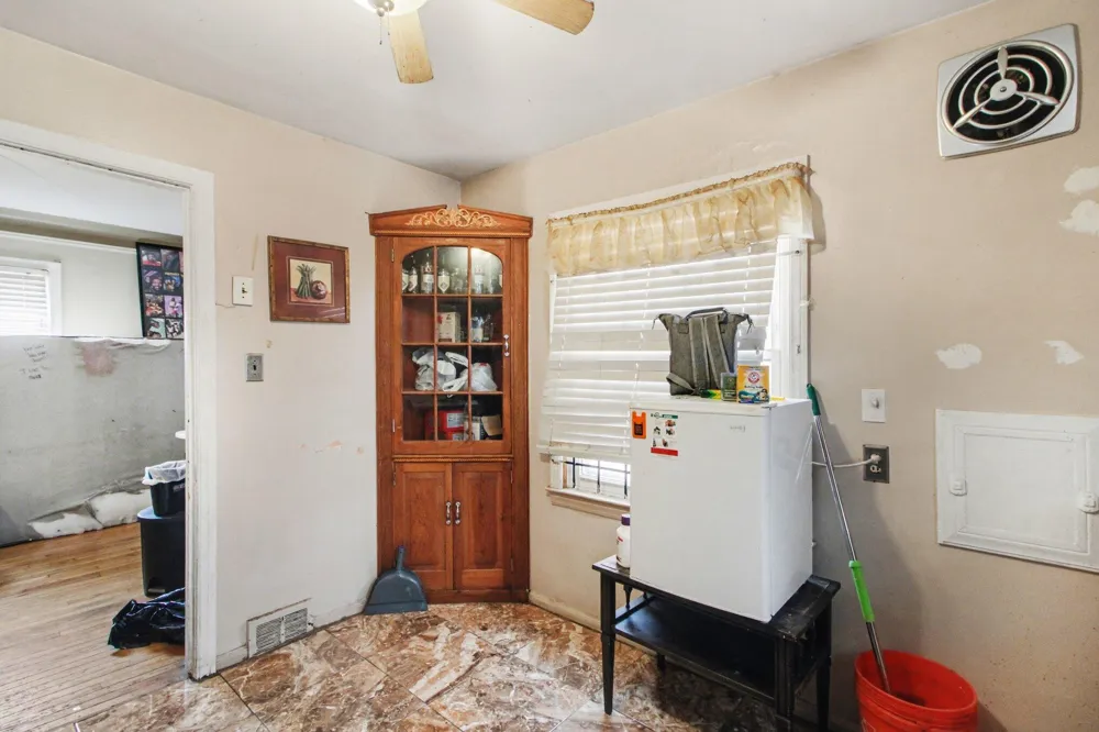8304 Robson Street Detroit, MI 48228