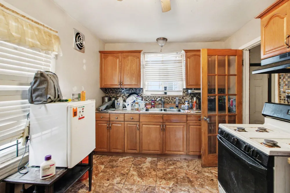 8304 Robson Street Detroit, MI 48228