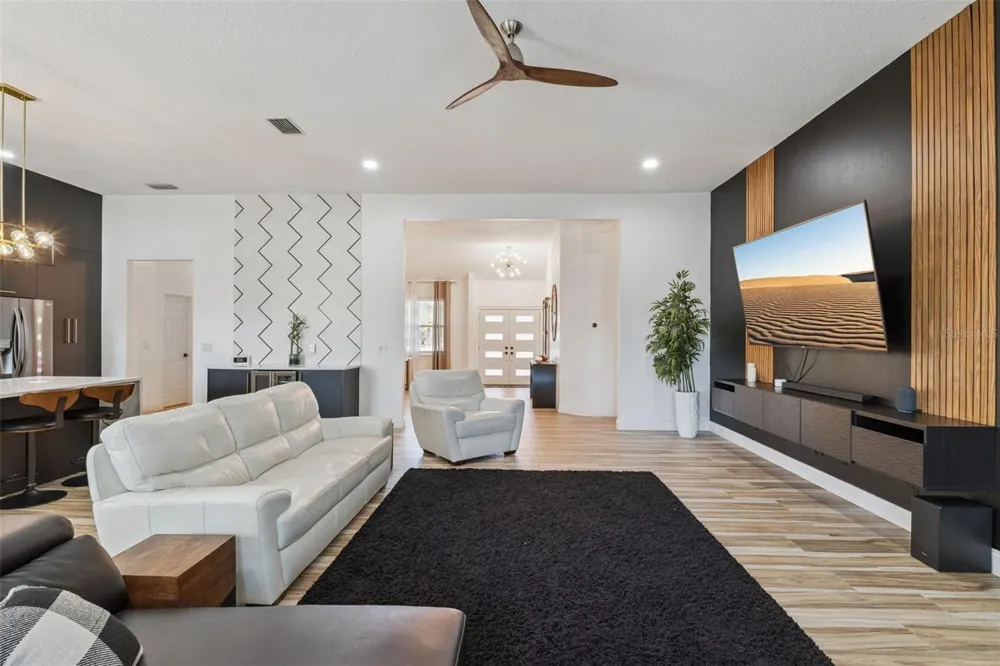 32345 WOLFS TRAIL Sorrento, FL 32776