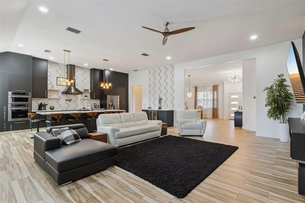 32345 WOLFS TRAIL Sorrento, FL 32776