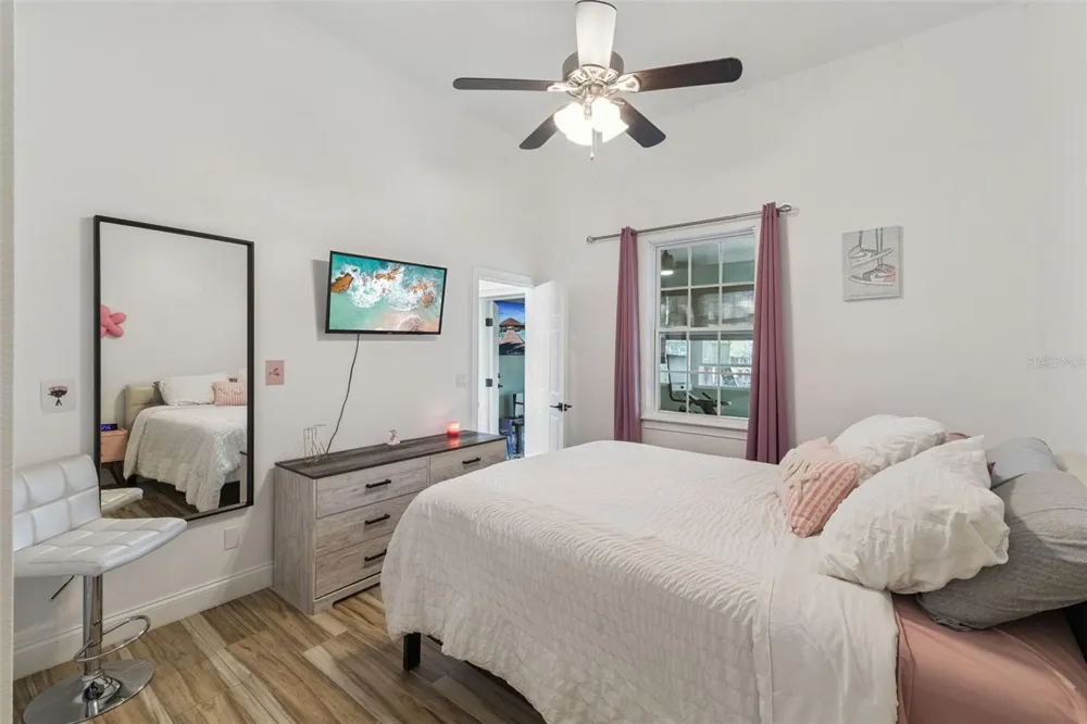 32345 WOLFS TRAIL Sorrento, FL 32776