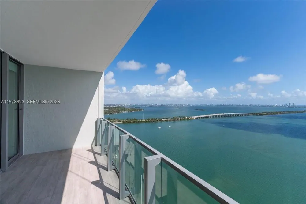 2900 NE 7th Ave #3004 Miami, FL 33137