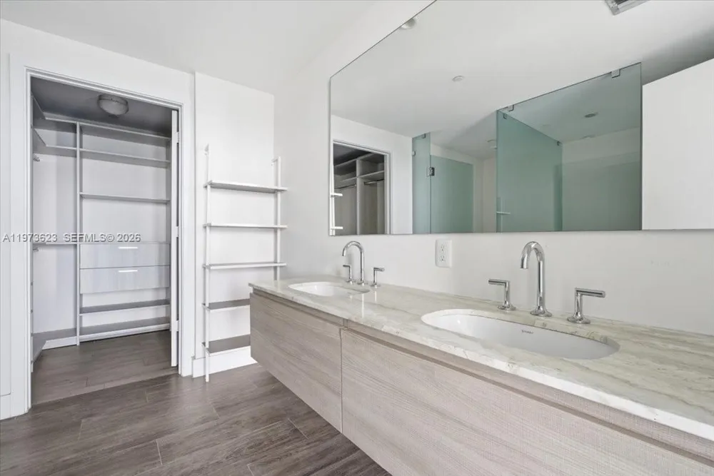 2900 NE 7th Ave #3004 Miami, FL 33137