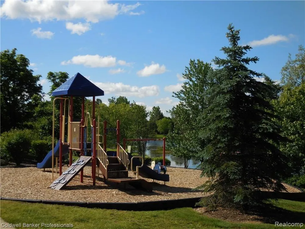 49554 GLACIER S Northville Township, MI 48168
