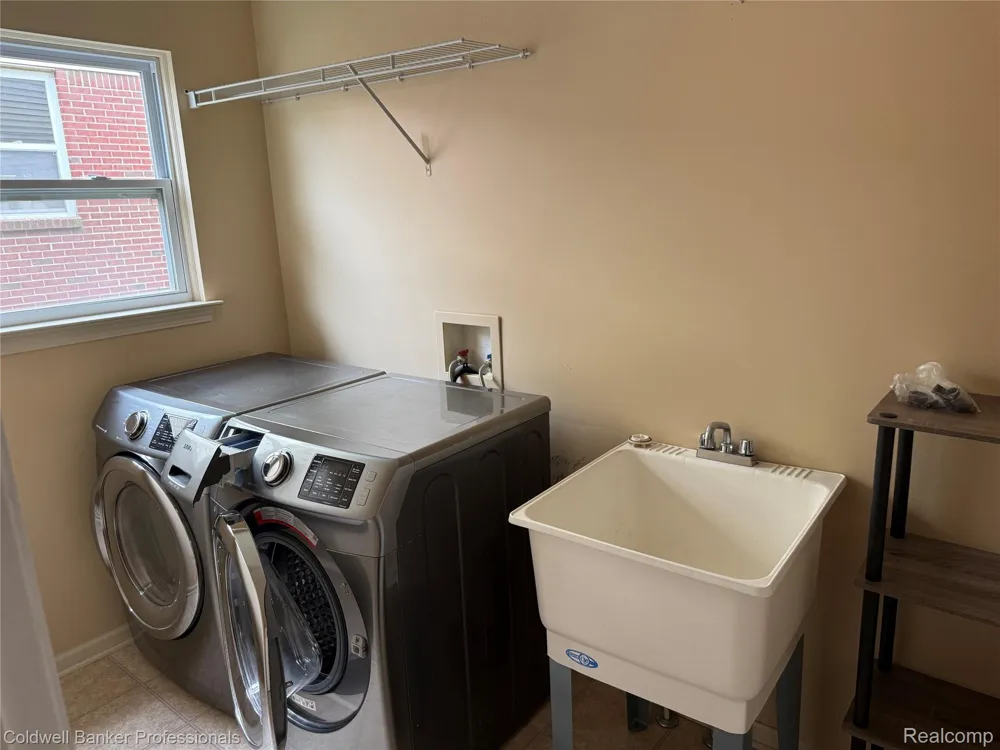 49554 GLACIER S Northville Township, MI 48168