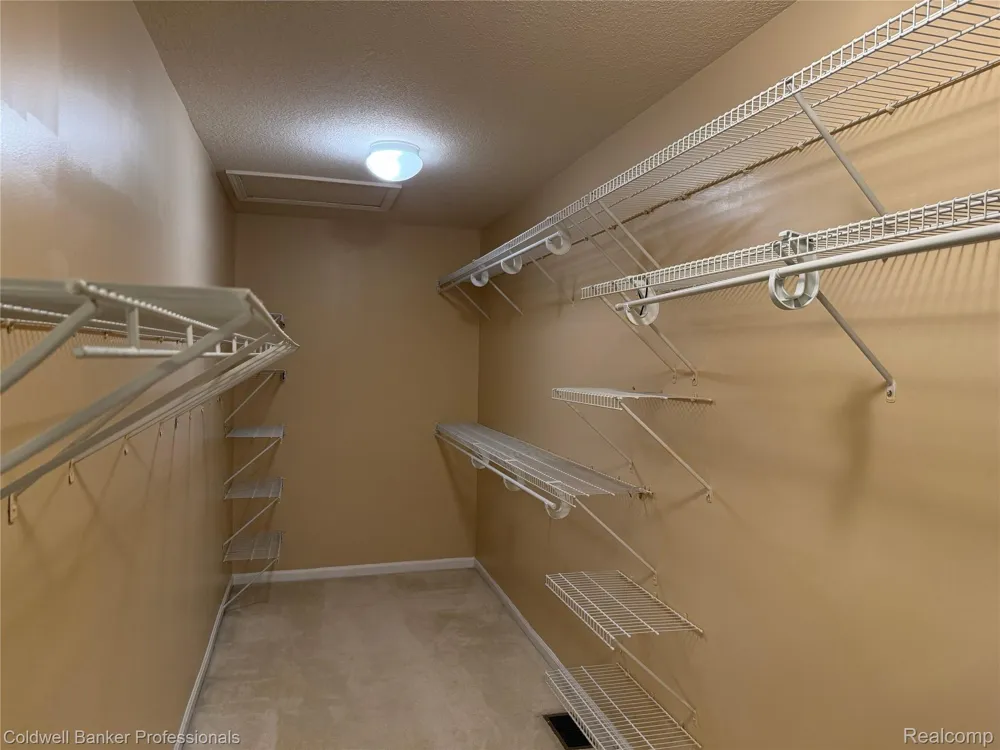 49554 GLACIER S Northville Township, MI 48168