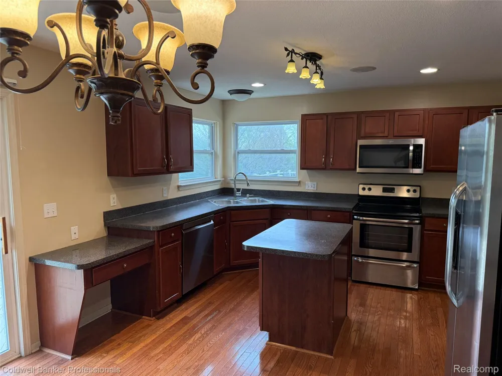 49554 GLACIER S Northville Township, MI 48168
