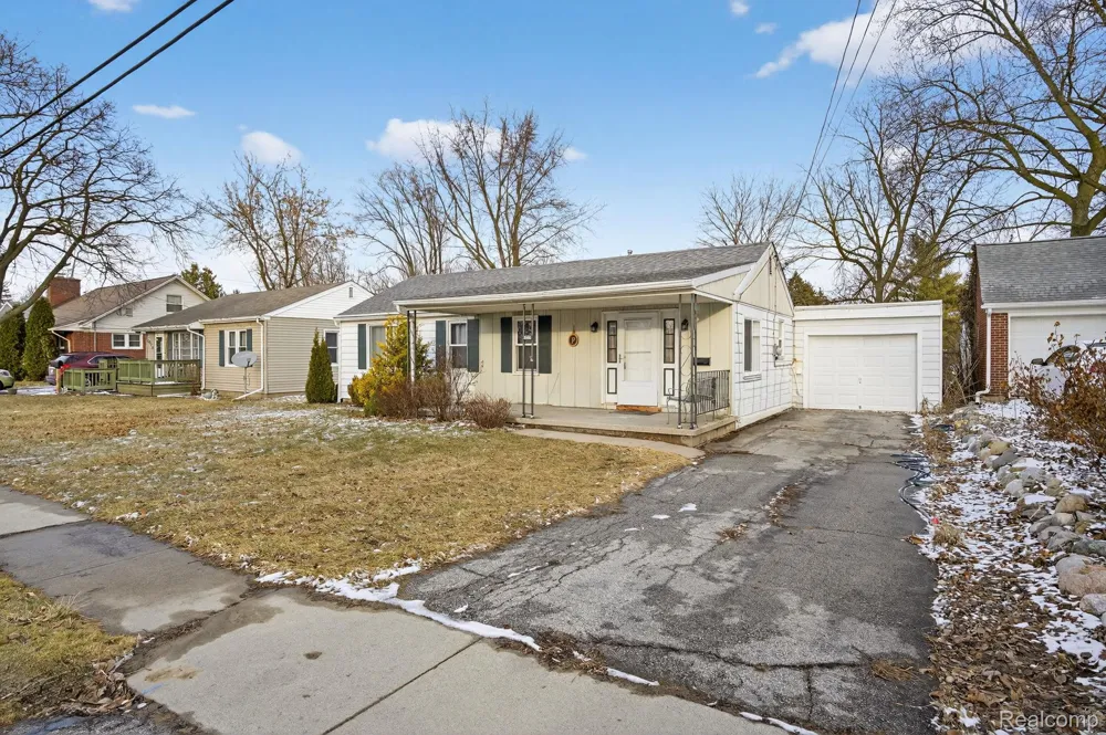 3066 Schaefer Street Carrollton Township, MI 48604