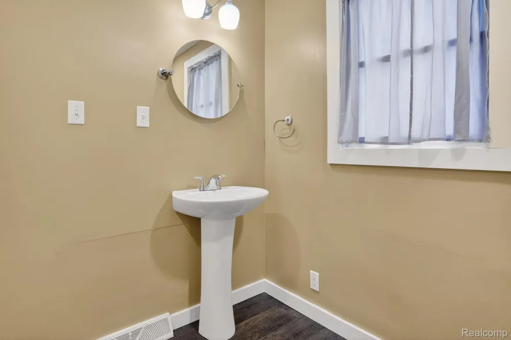 3066 Schaefer Street Carrollton Township, MI 48604