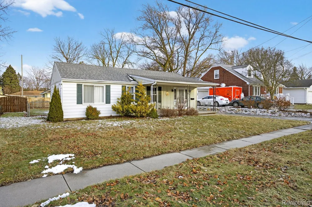 3066 Schaefer Street Carrollton Township, MI 48604