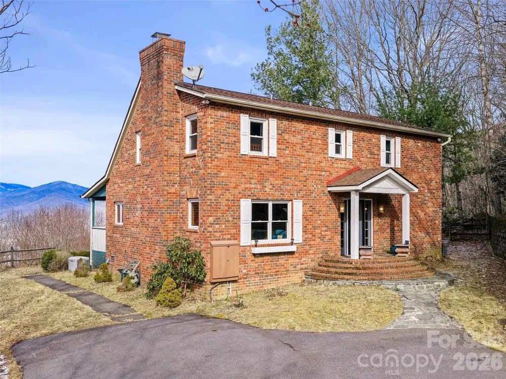 126 Wildflower Cove Drive Swannanoa, NC 28778