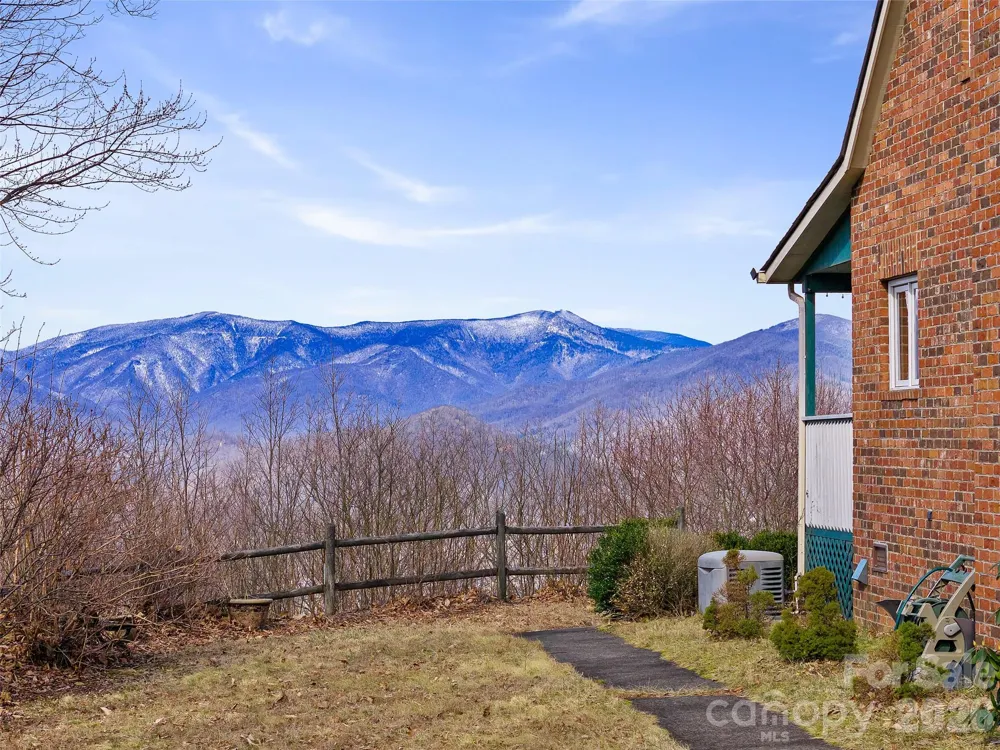 126 Wildflower Cove Drive Swannanoa, NC 28778