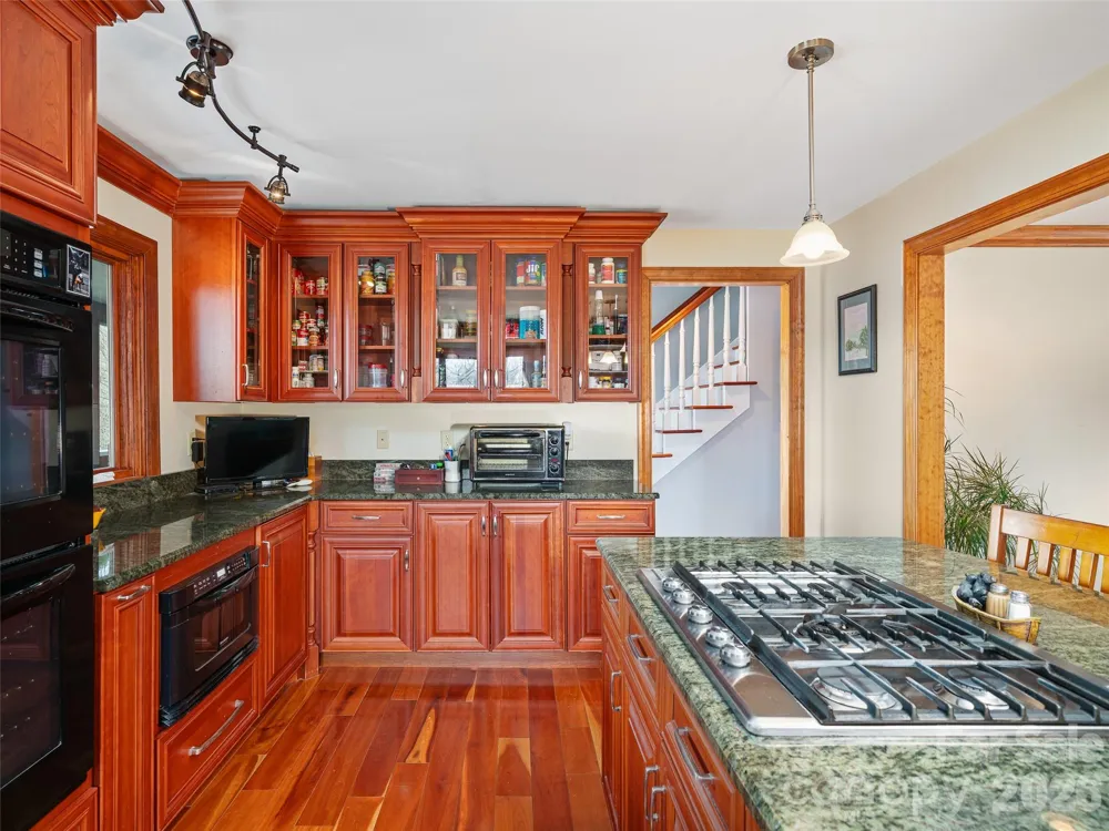 126 Wildflower Cove Drive Swannanoa, NC 28778