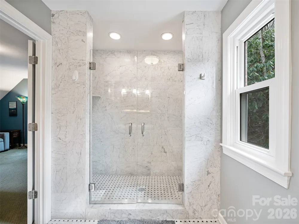 126 Wildflower Cove Drive Swannanoa, NC 28778