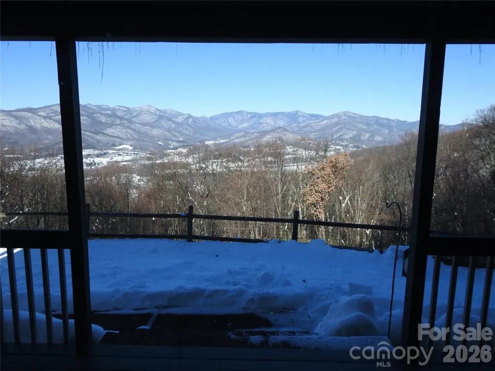 126 Wildflower Cove Drive Swannanoa, NC 28778